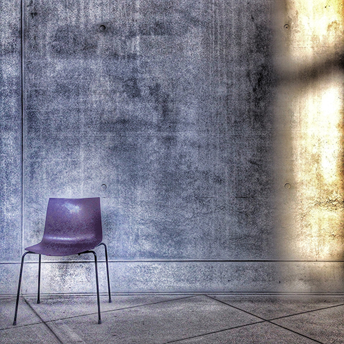 Bild 1 von Stuhl- by Michael Detter  / (Größe) 130 cm x 130 cm 5 mm Acrylglas weiss kaschiert/inkl. Halterungen beigelegt