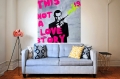 Bild 2 von Motiv James Bond This is not an love Story - Pink – by Felix von Altersheim  / (Größe) BEST PREIS! 120 cm x 120 cm 3 mm Acrylglas XT weiss/kaschiert 100 % inkl. Halterungen beigelegt